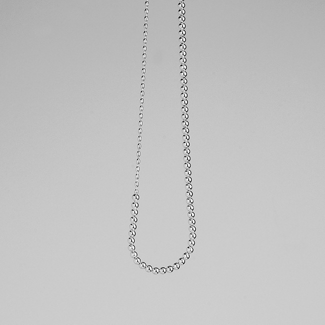 unbalance necklace 1